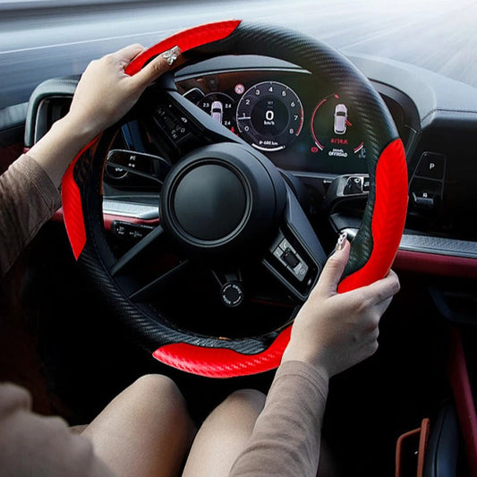 An animation showing the simple two-piece, snap-on installation of the steering wheel grips, highlighting its ease and secure fit.